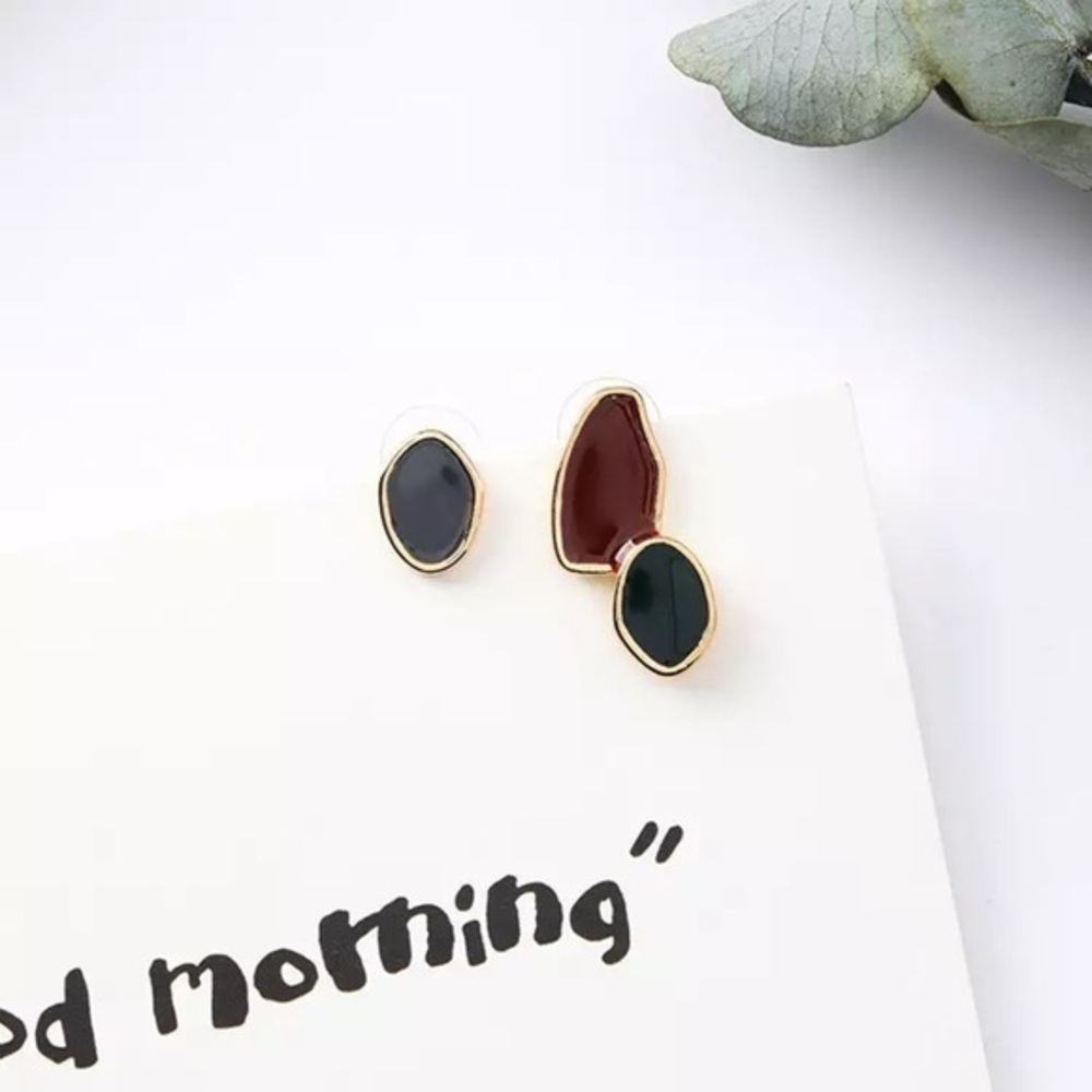 3/$30 💛 Enamel Irregular Asymmetric Earrings
